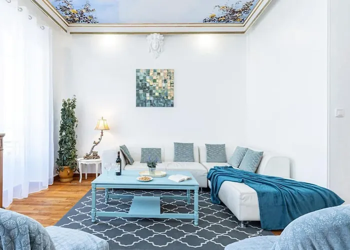 Risso - Comfortable 3 Bedrooms With Balcony