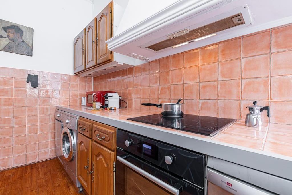 Risso - Comfortable 3 Bedrooms With Balcony